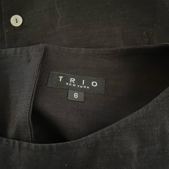 SOLD…On another Platform! TRIO New York Vtg Button Back Black Linen Top Size 6 - Picture 5 of 9